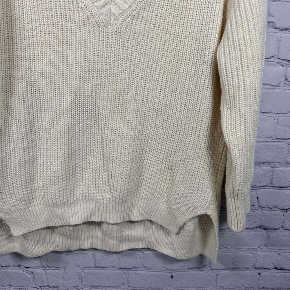 Express Cream Color V Neck Sweater Pullover Size XS Chunky Knit - Picture 2 of 6